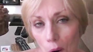amateur mom drains her s. s balls